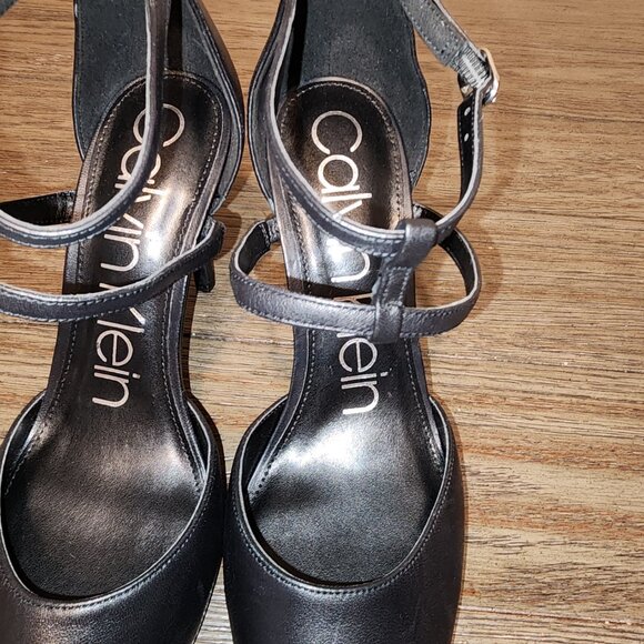 CALVIN KLEIN Women's Loden Asymmetrical Strap Dress Pumps NWOT BLACK PATENT 9.5M - Picture 3 of 12